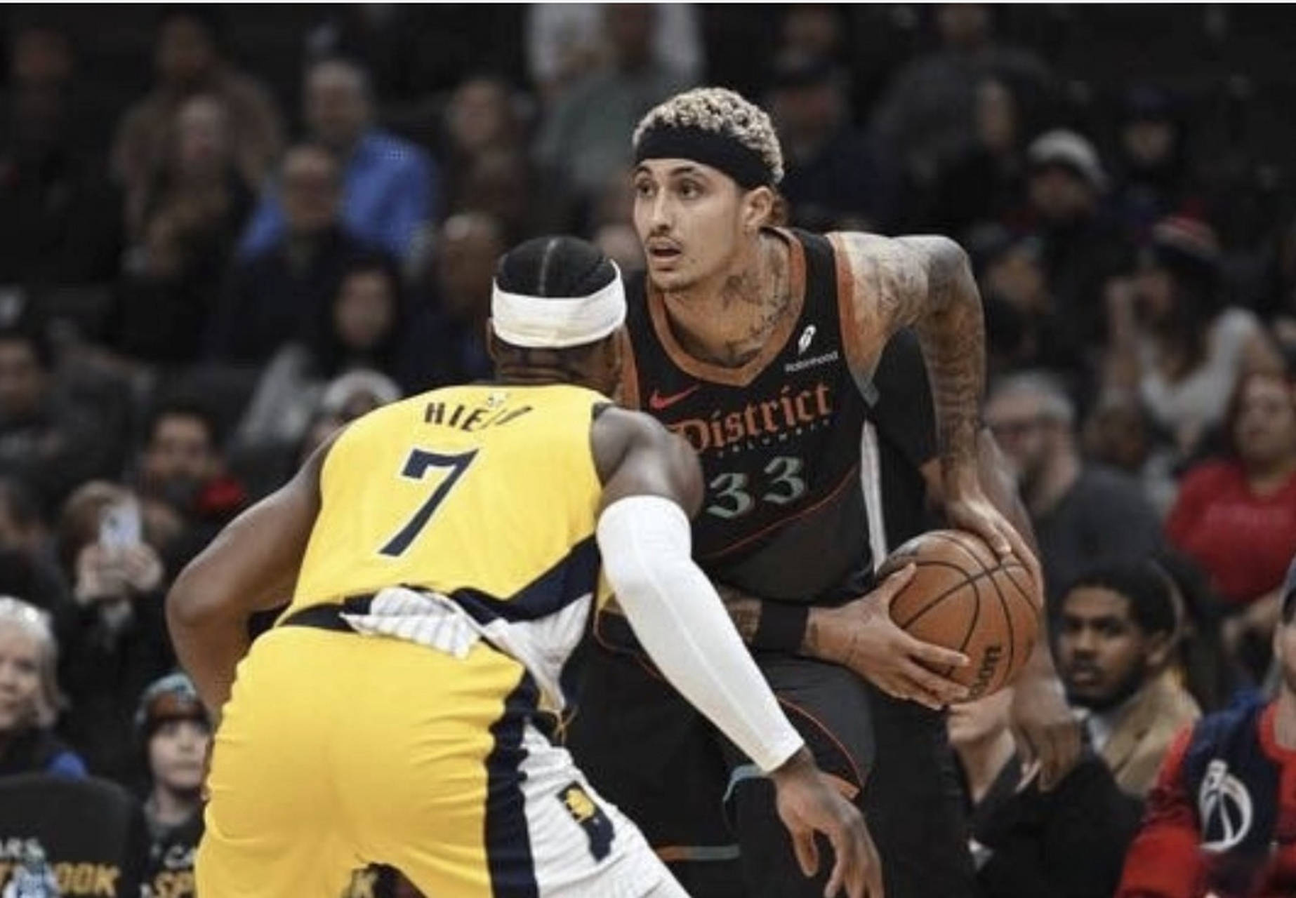 步行者队内部矛盾曝光,球队积极化解危机 步行者队内部矛盾曝光,球队积极化解危机