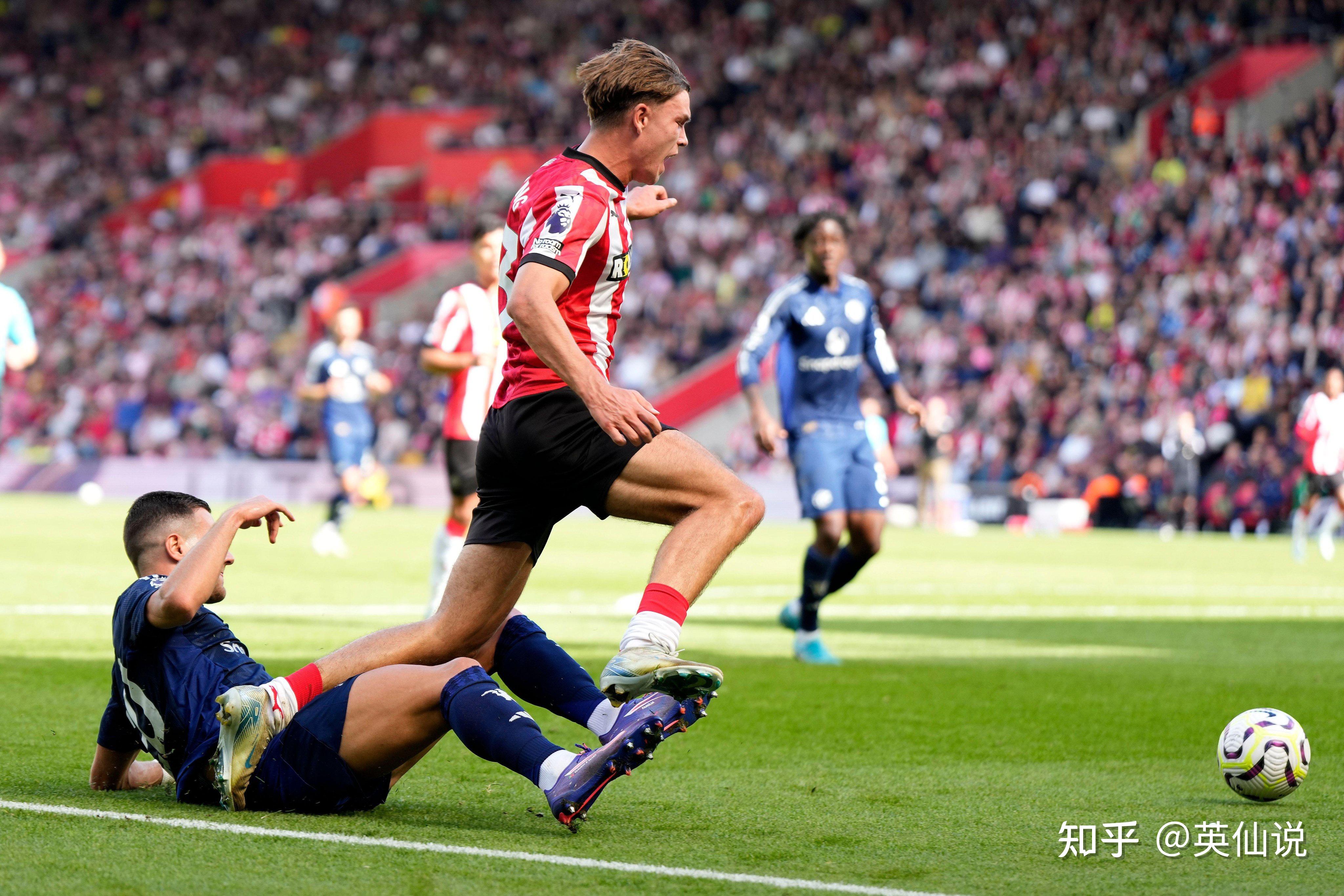 爱游戏网页版登录入口-曼联客场击败南安普顿，球队士气高涨