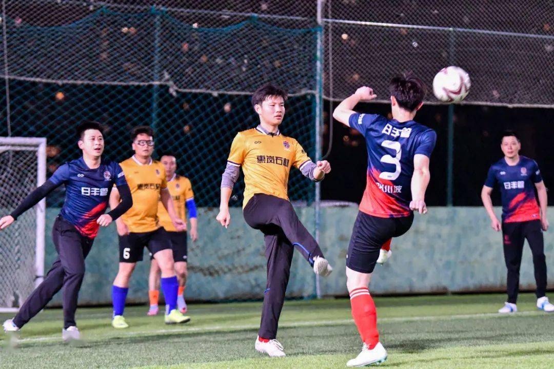 爱游戏官网网页版入口-关于赛场上风起云涌，各队实力逐渐暴露，激烈角逐！的信息