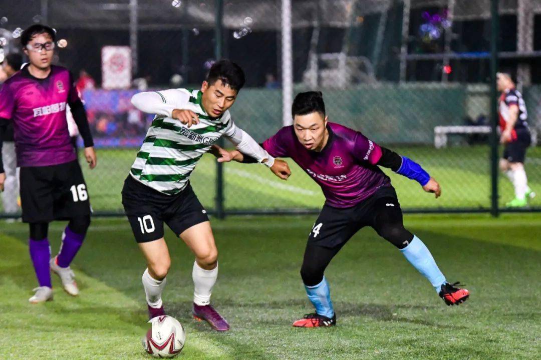 关于赛场上风起云涌,各队实力逐渐暴露,激烈角逐!的信息 关于赛场上风起云涌,各队实力逐渐暴露,激烈角逐!的信息