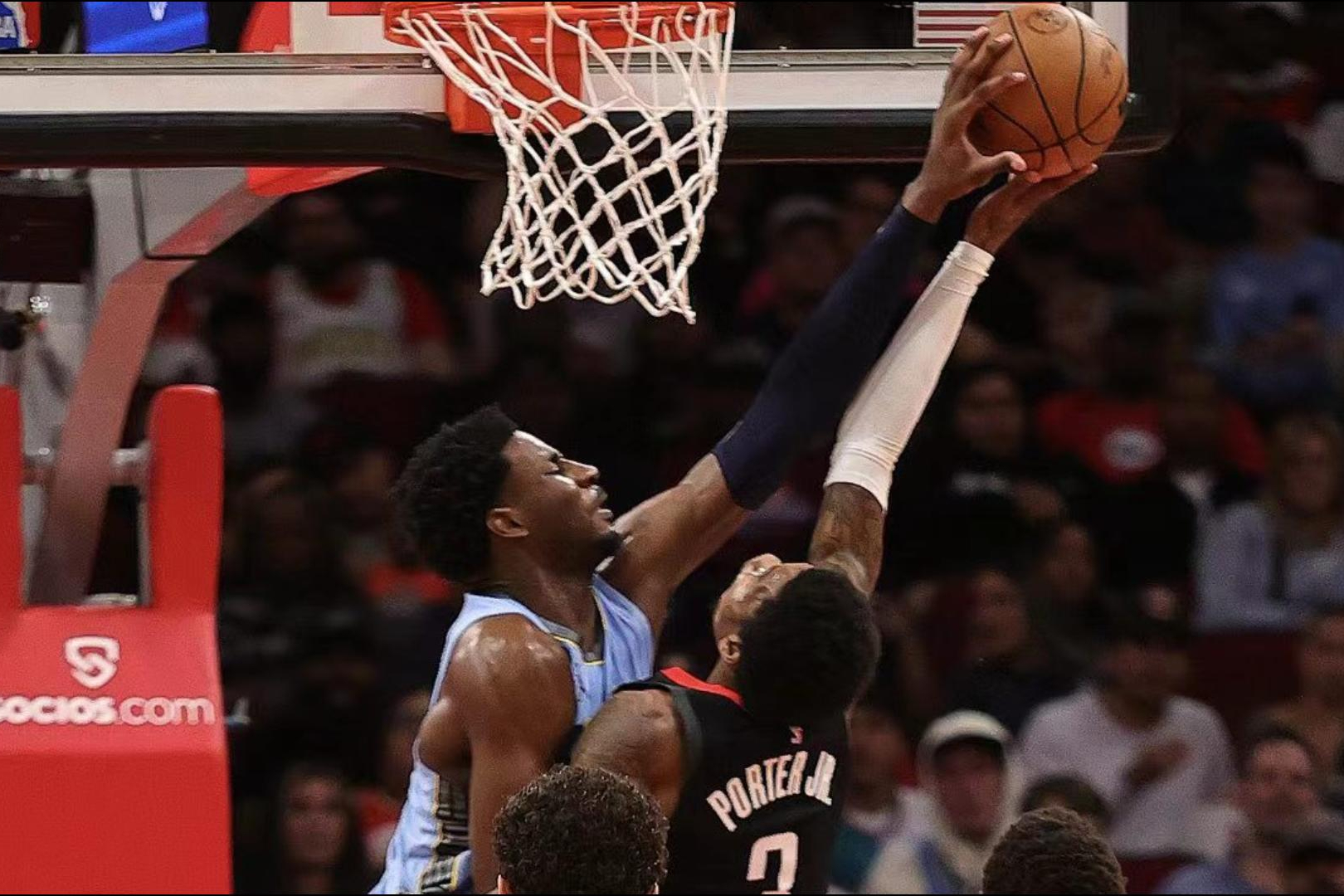 火箭客场横扫尼克斯，全队稳定发挥