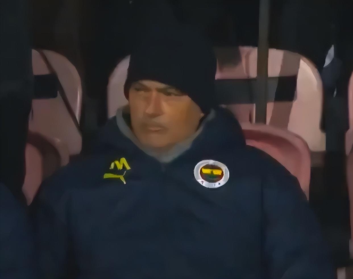 爱游戏官网入口-包含热刺终结连胜，惨遭主场平局的词条