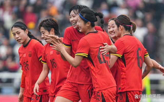 女足联赛激烈对决，球员尽显团队合作精神的简单介绍