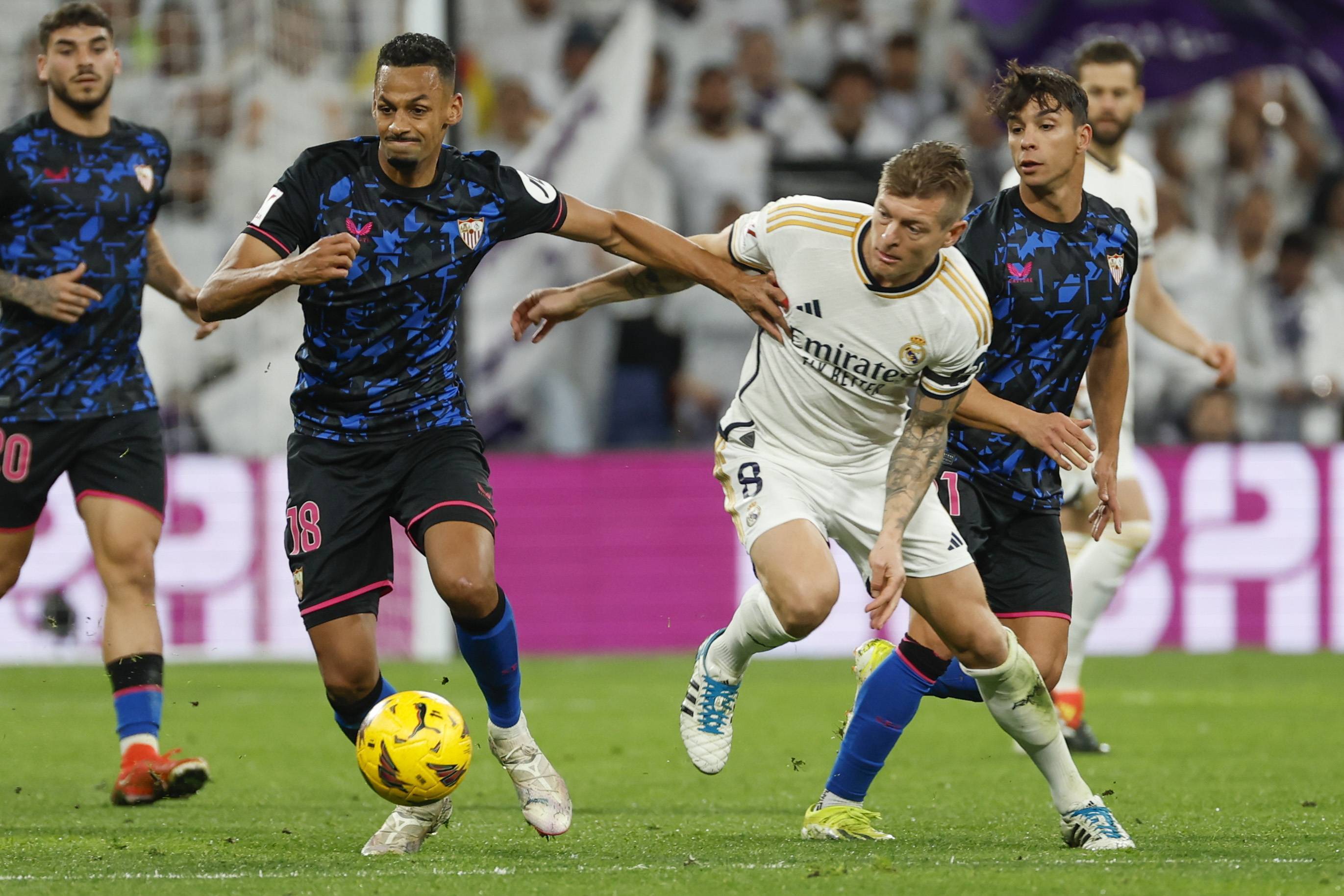 塞维利亚客场大败，战绩不佳