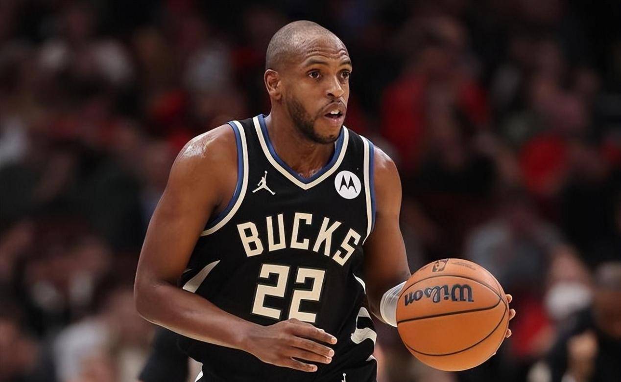 雄鹿击败黄蜂,米德尔顿全场高效轰下30+ 雄鹿击败黄蜂,米德尔顿全场高效轰下30+