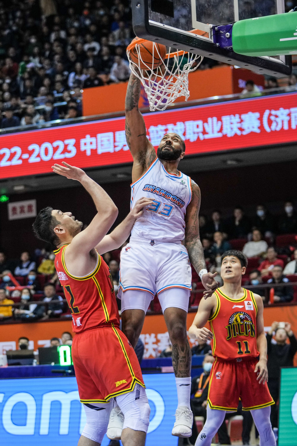 爱游戏亚洲官网-抓住机会反超比分，球队晋级成功