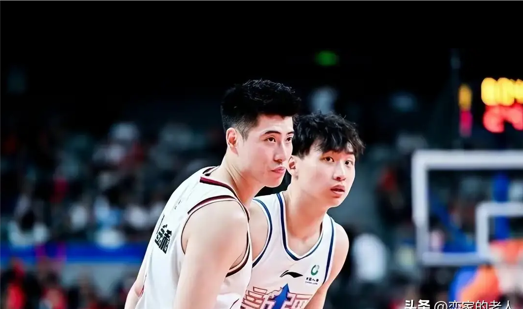 球队整体作战配合默契,实现团队胜利 球队整体作战配合默契,实现团队胜利