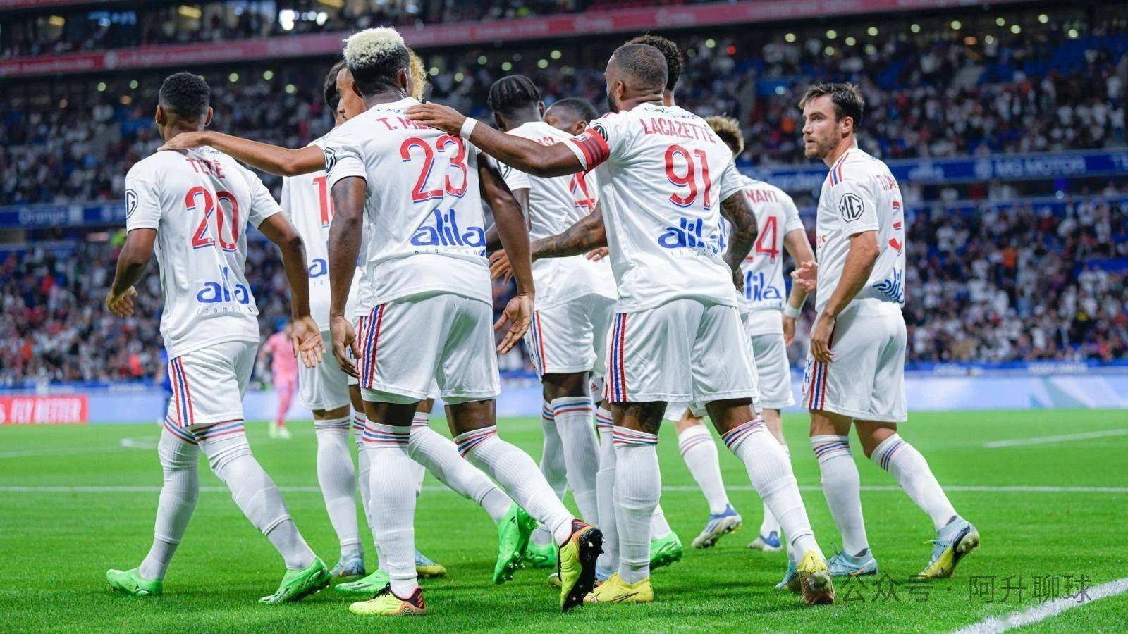 爱游戏体育官网-里昂队员整体发挥出色，士气飙升