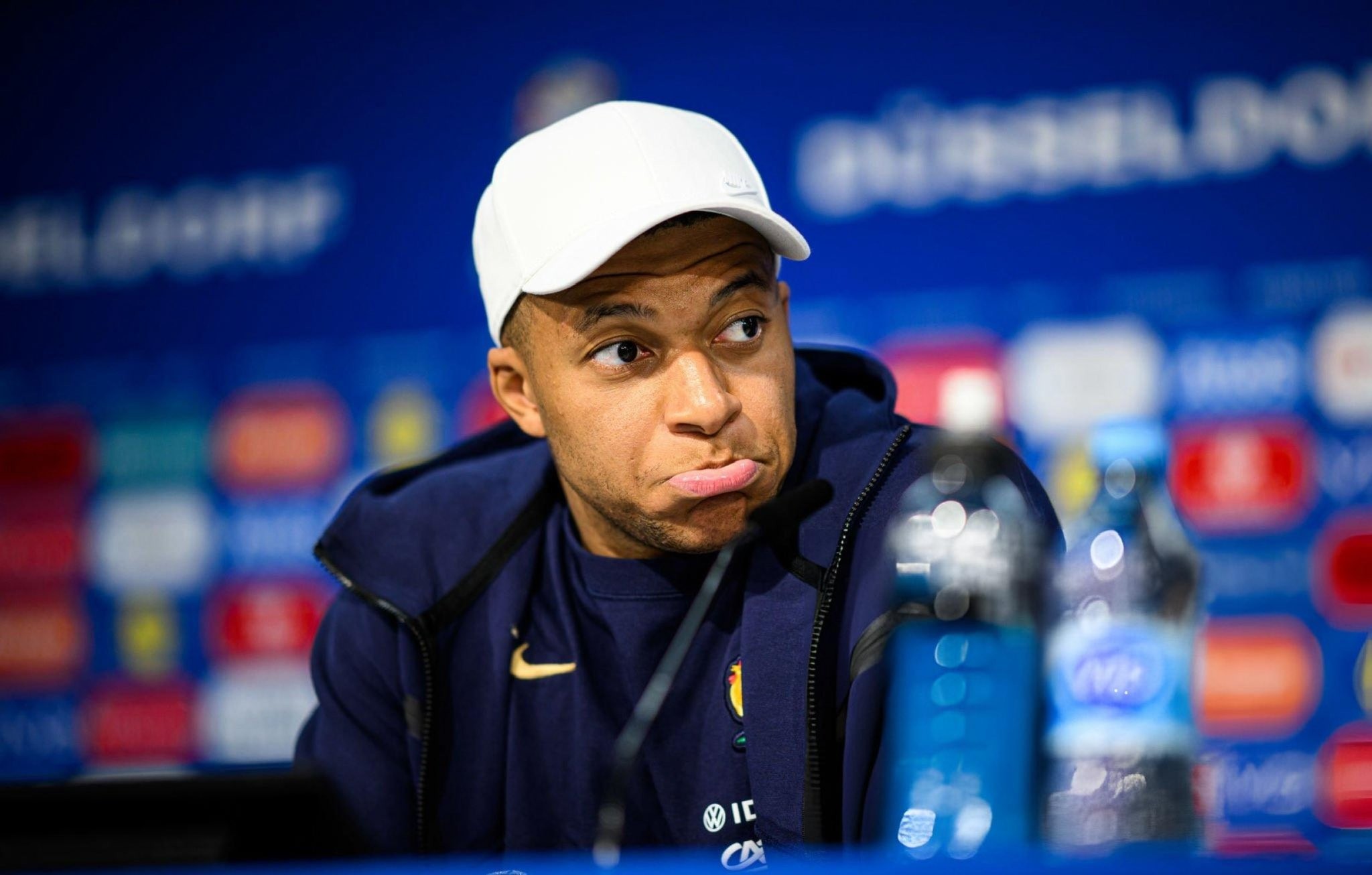 爱游戏官网-法甲联赛热力擂台，球员精彩表现令人钦佩