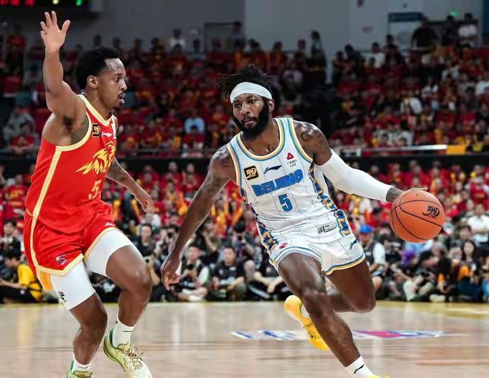 北京队球员出色表现，带领球队连胜多场比赛的简单介绍