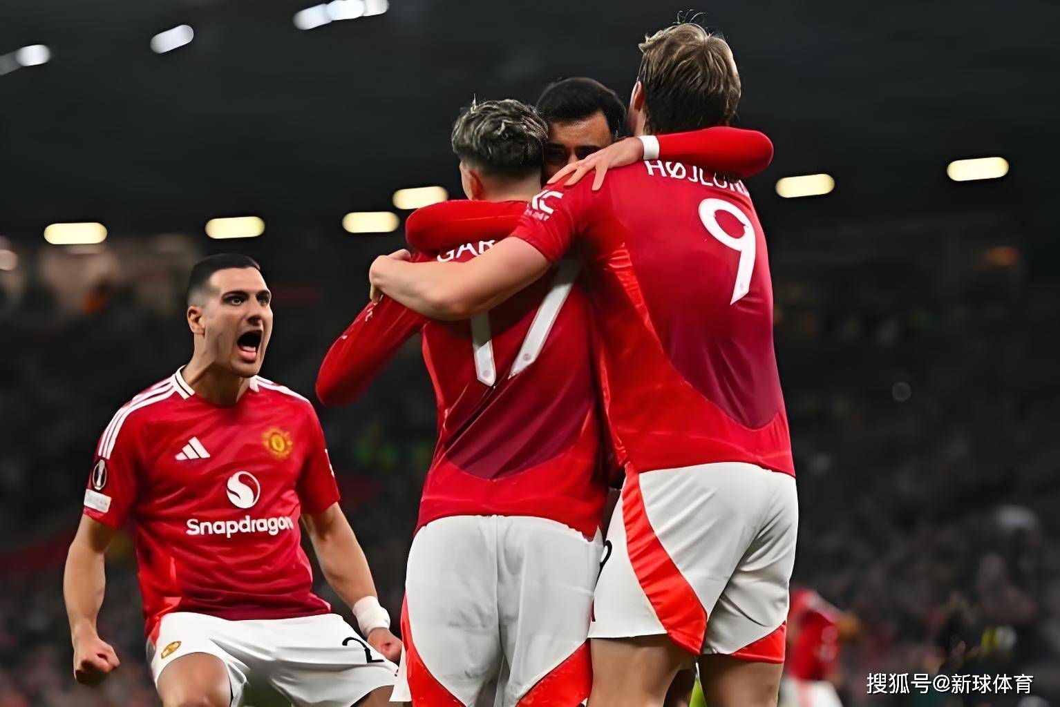 爱游戏官网-激烈较量！欧预赛球员们顽强拼搏，赢得胜利的简单介绍