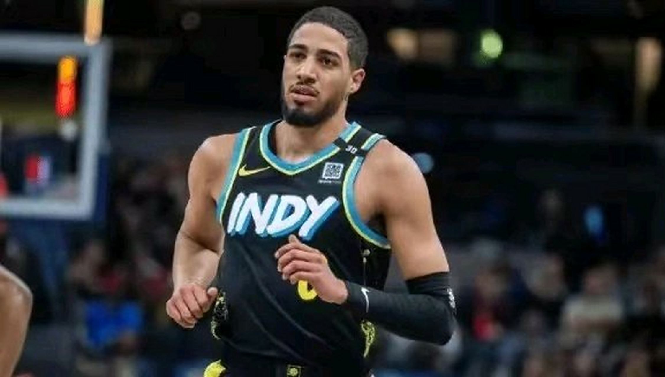 步行者挑战篮网，双方斗志昂扬！