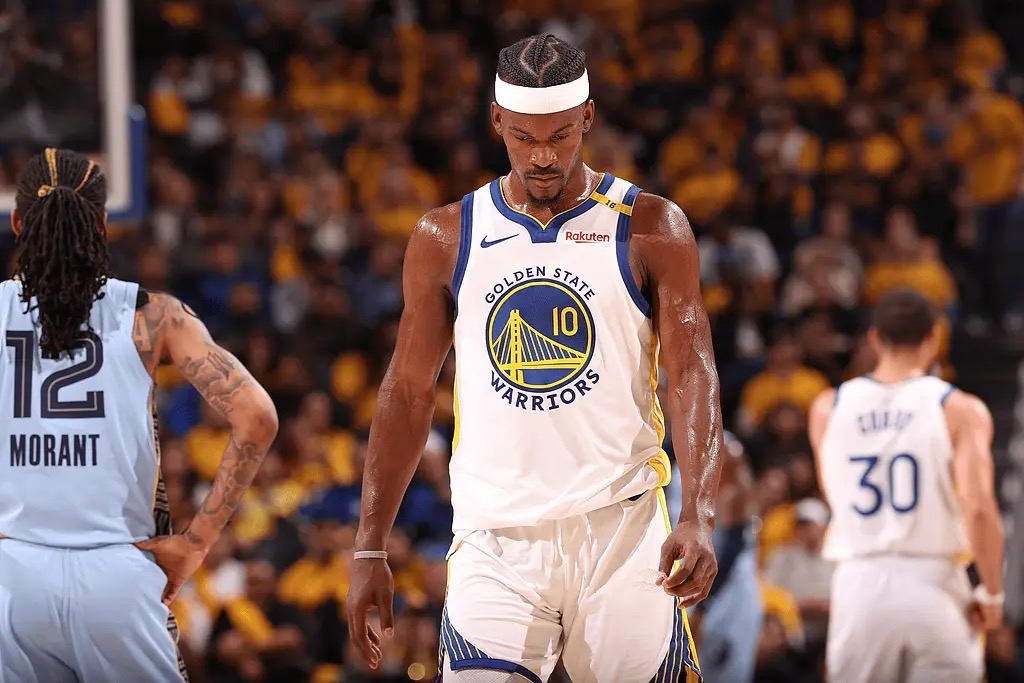 包含勇士客场轻取灰熊，全队表现亮眼的词条