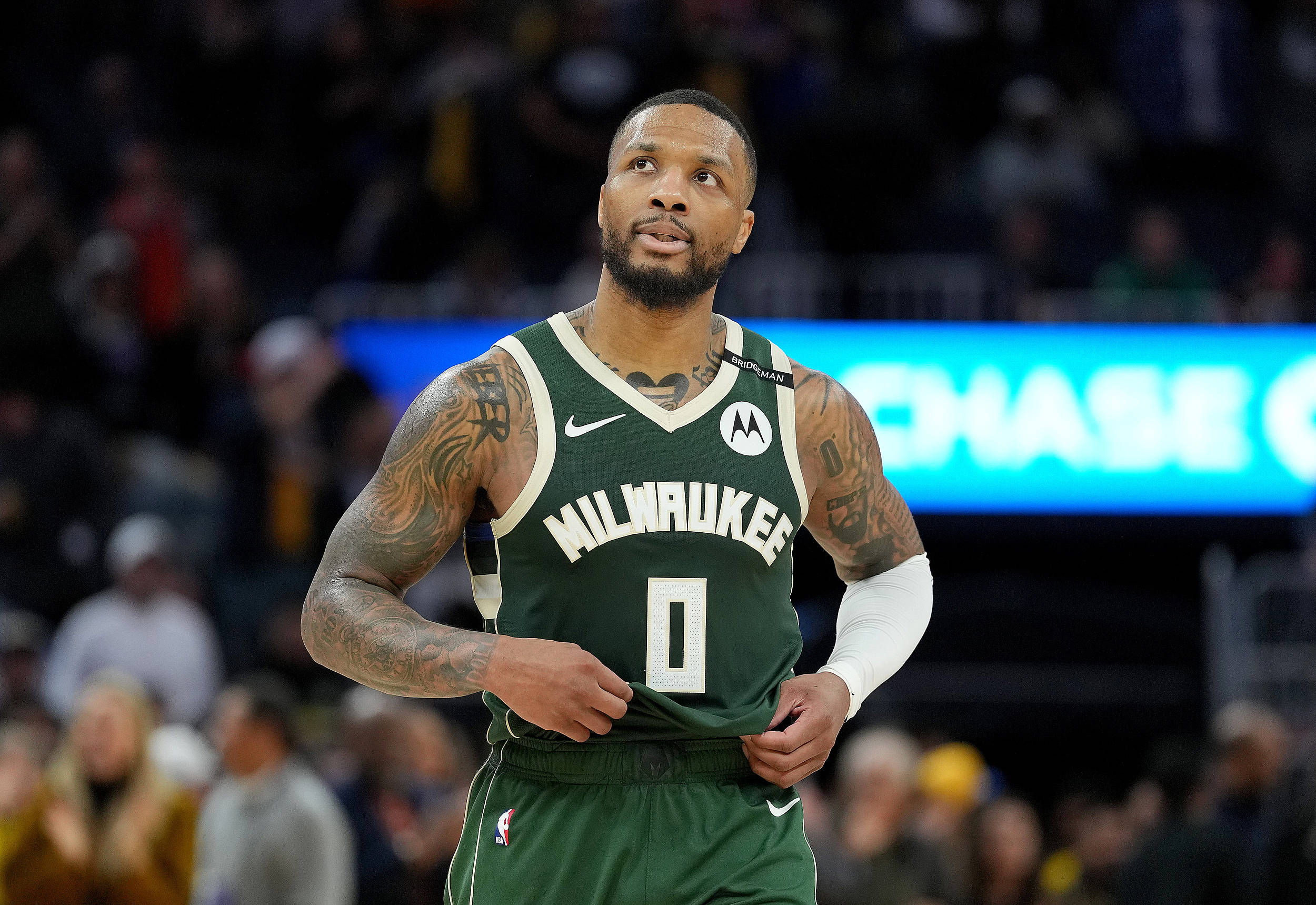 雄鹿主场决胜,字母哥再次证明实力 雄鹿主场决胜,字母哥再次证明实力