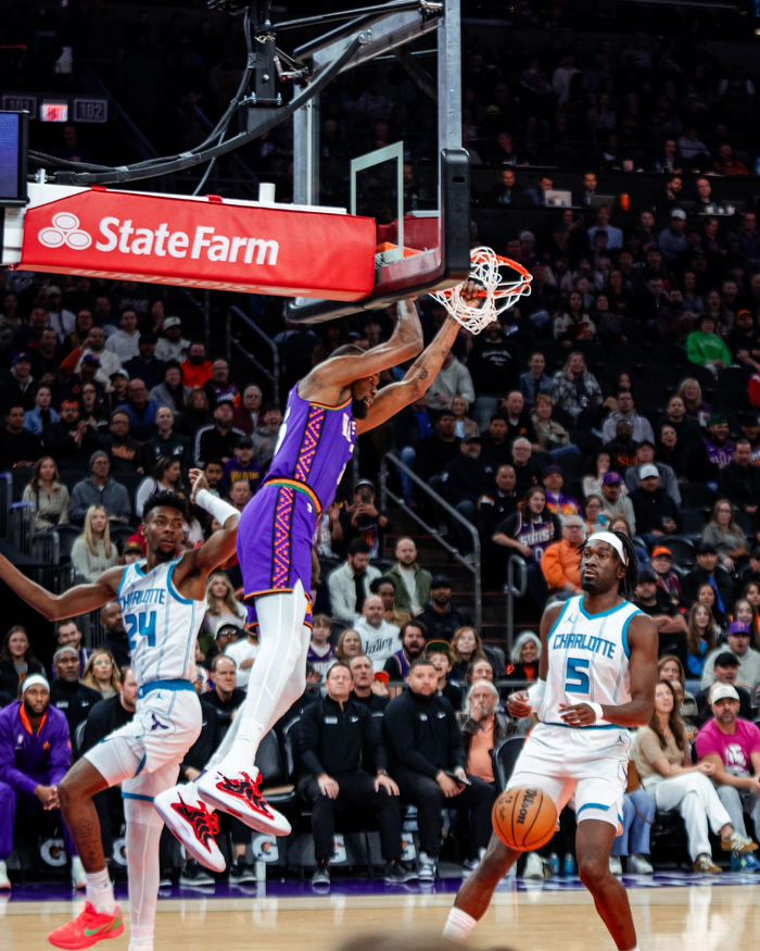 爱游戏官方登录入口-太阳主场横扫黄蜂取得胜利的简单介绍