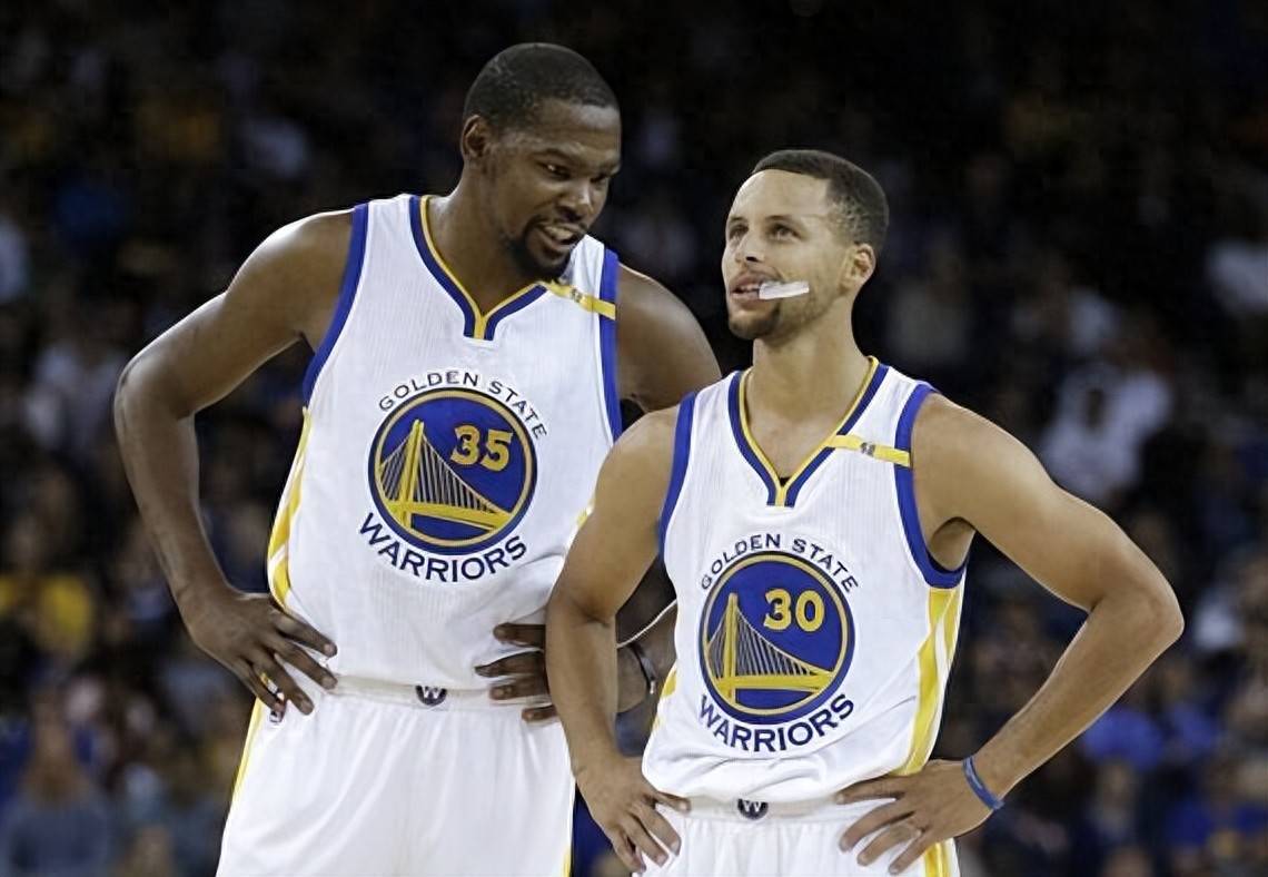 爵士双子星发威,征服国王NBA季前赛 爵士双子星发威,征服国王NBA季前赛