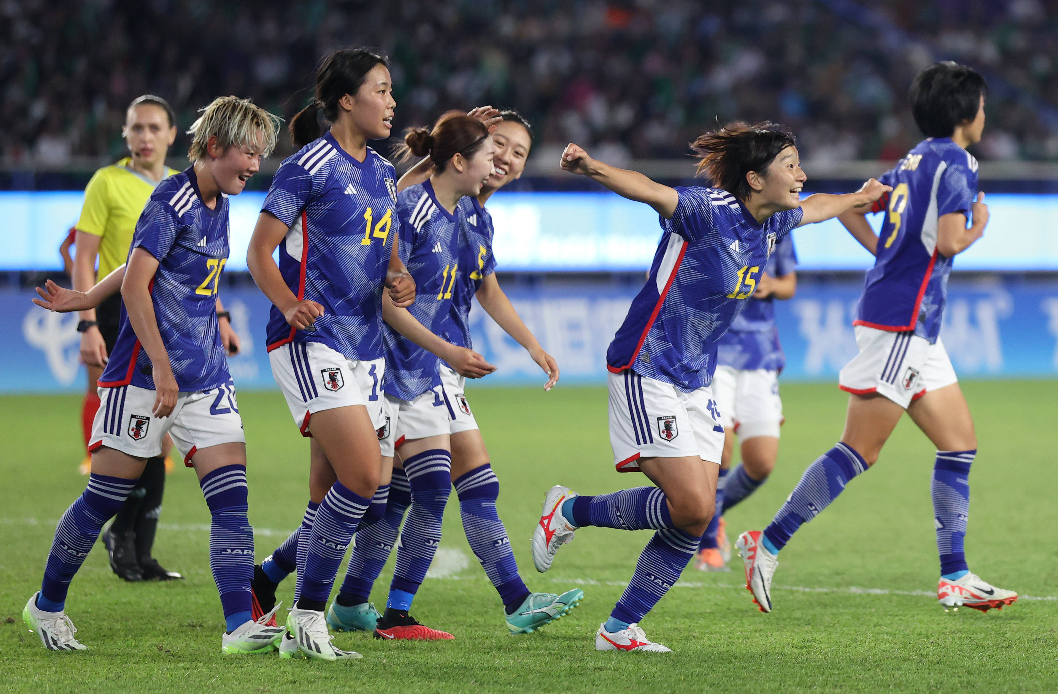 爱游戏官网网页版入口-美国女足队成功卫冕，勇夺世界杯冠军的简单介绍