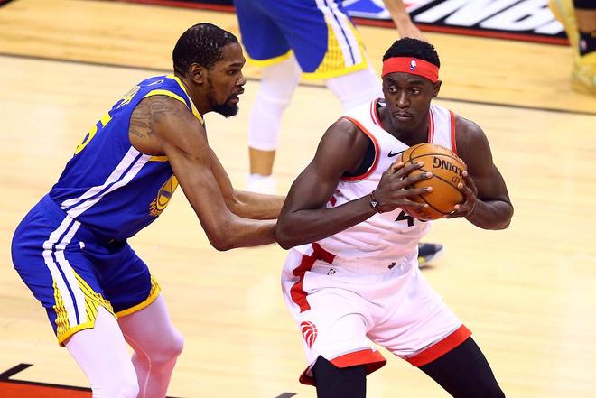 爱游戏官网入口-猛龙客场逆转独行侠，西亚卡姆分刷新个人纪录