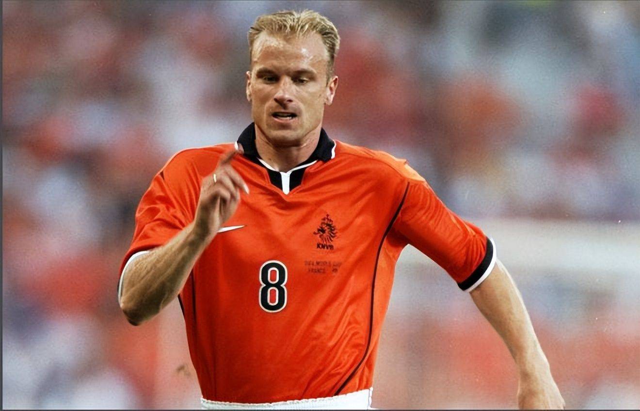 荷兰国家队领先获胜，展现实力